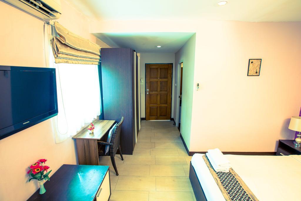 The Circle Residence Praia de Jomtien Exterior foto