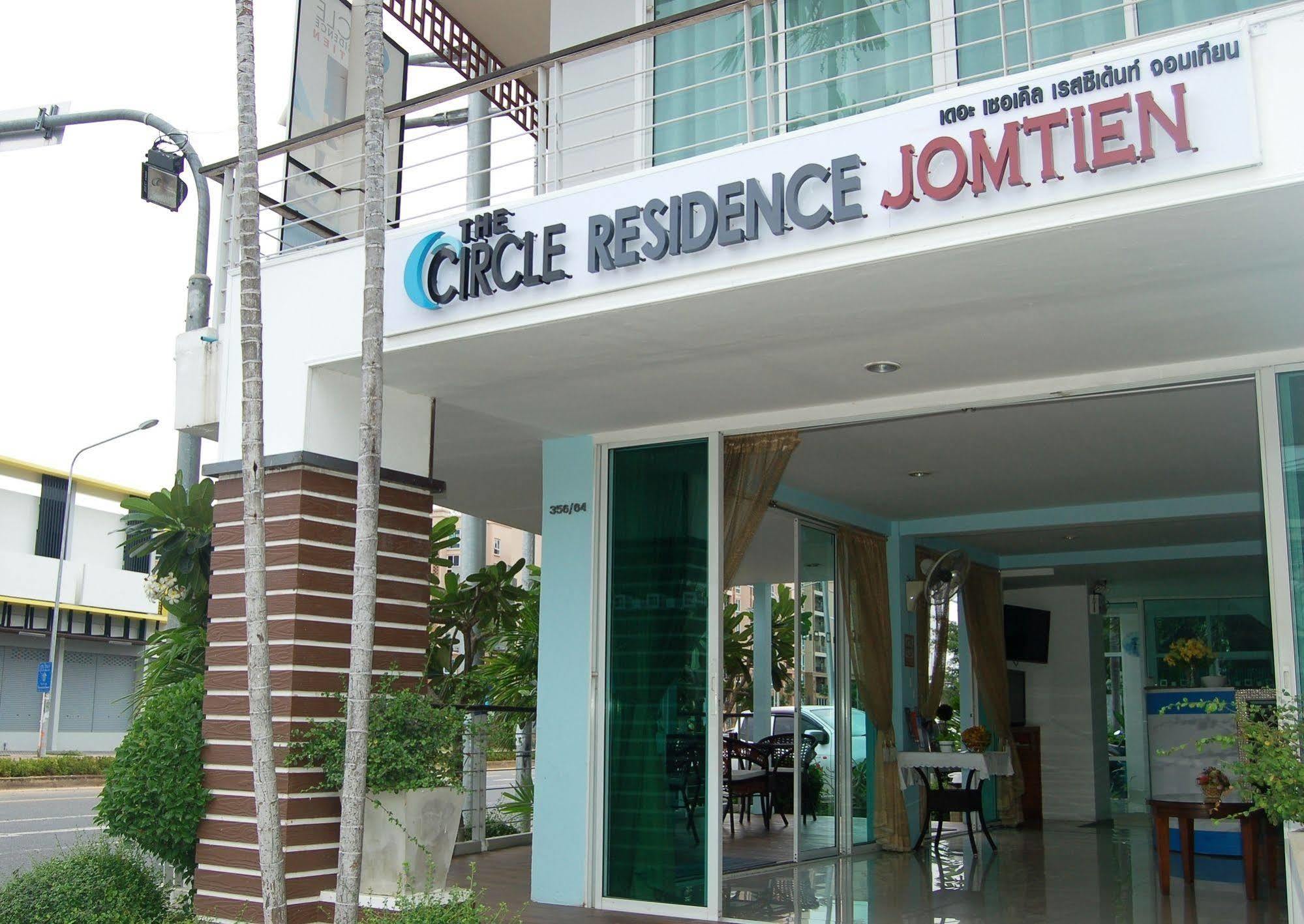 The Circle Residence Praia de Jomtien Exterior foto