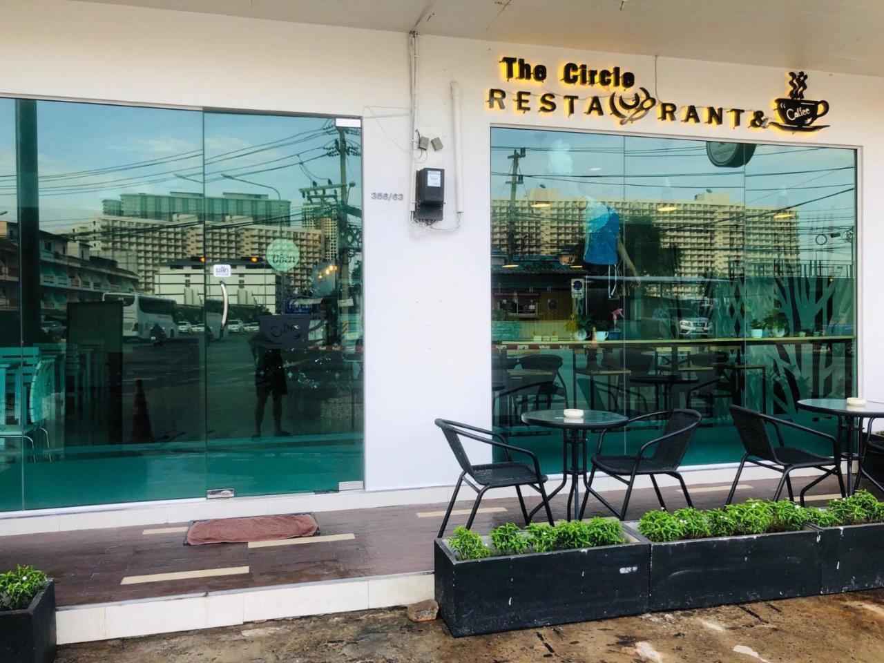 The Circle Residence Praia de Jomtien Exterior foto